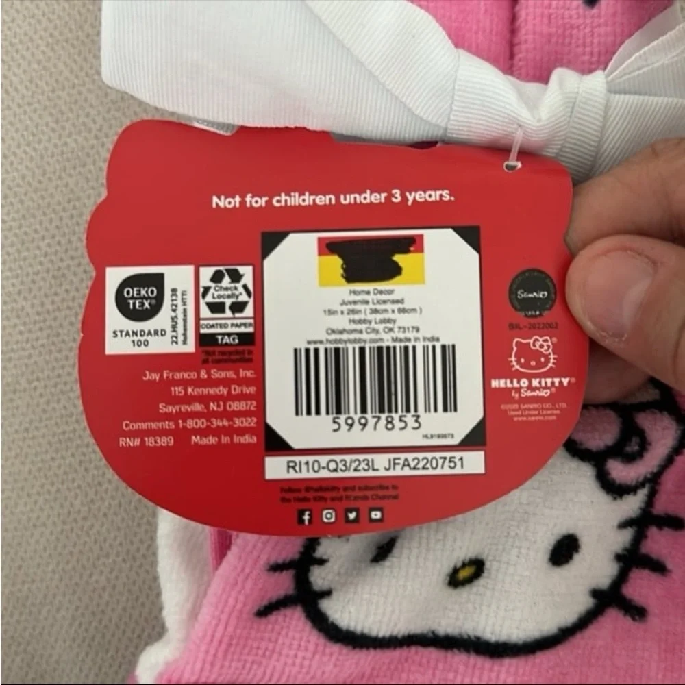 HELLO KITTY PACK OF 2 HAND TOWELS NEW WITH TAG SANRIO